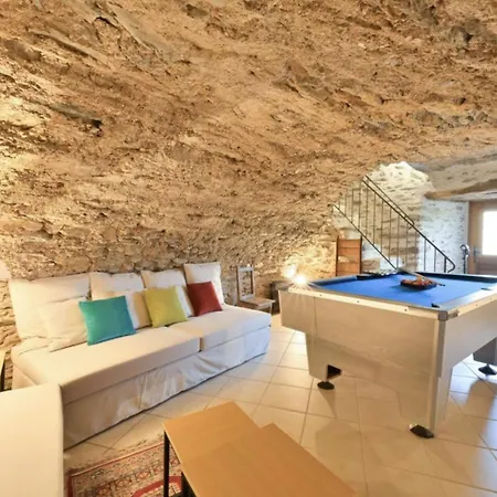 Дом отдыха Newly Renovated With Panoramic Landscape View Jacuzzi & Billiard *