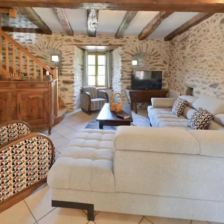 Newly Renovated With Panoramic Landscape View Jacuzzi & Billiard Дом отдыха Leynhac