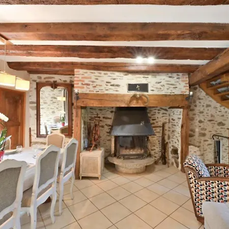 Newly Renovated With Panoramic Landscape View Jacuzzi & Billiard * Leynhac